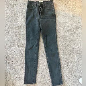 Madewell 10in High Rise Skinny Jean in Black